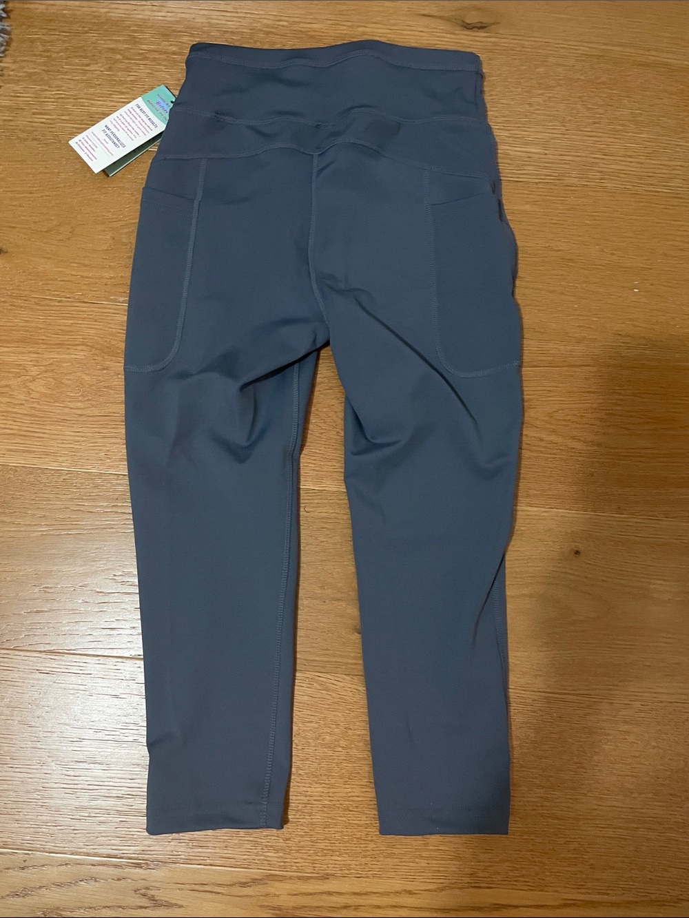 🆕 Capri Leggings - Dolphin Gray - Picture 5 of 5